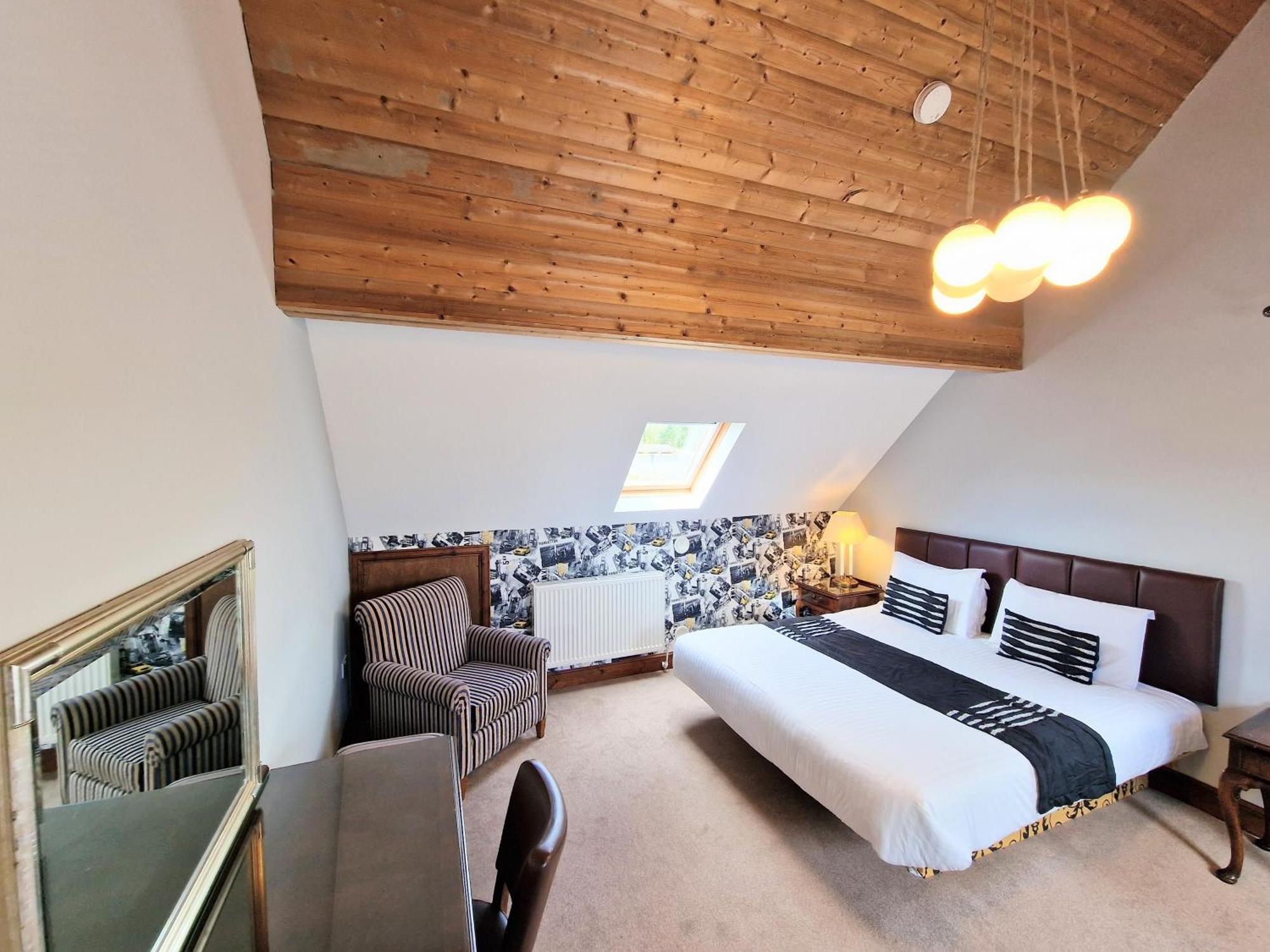 Chalet Lbtie With Two Private Hot Tubs - Fife - Loch Leven - Lomond Hills *