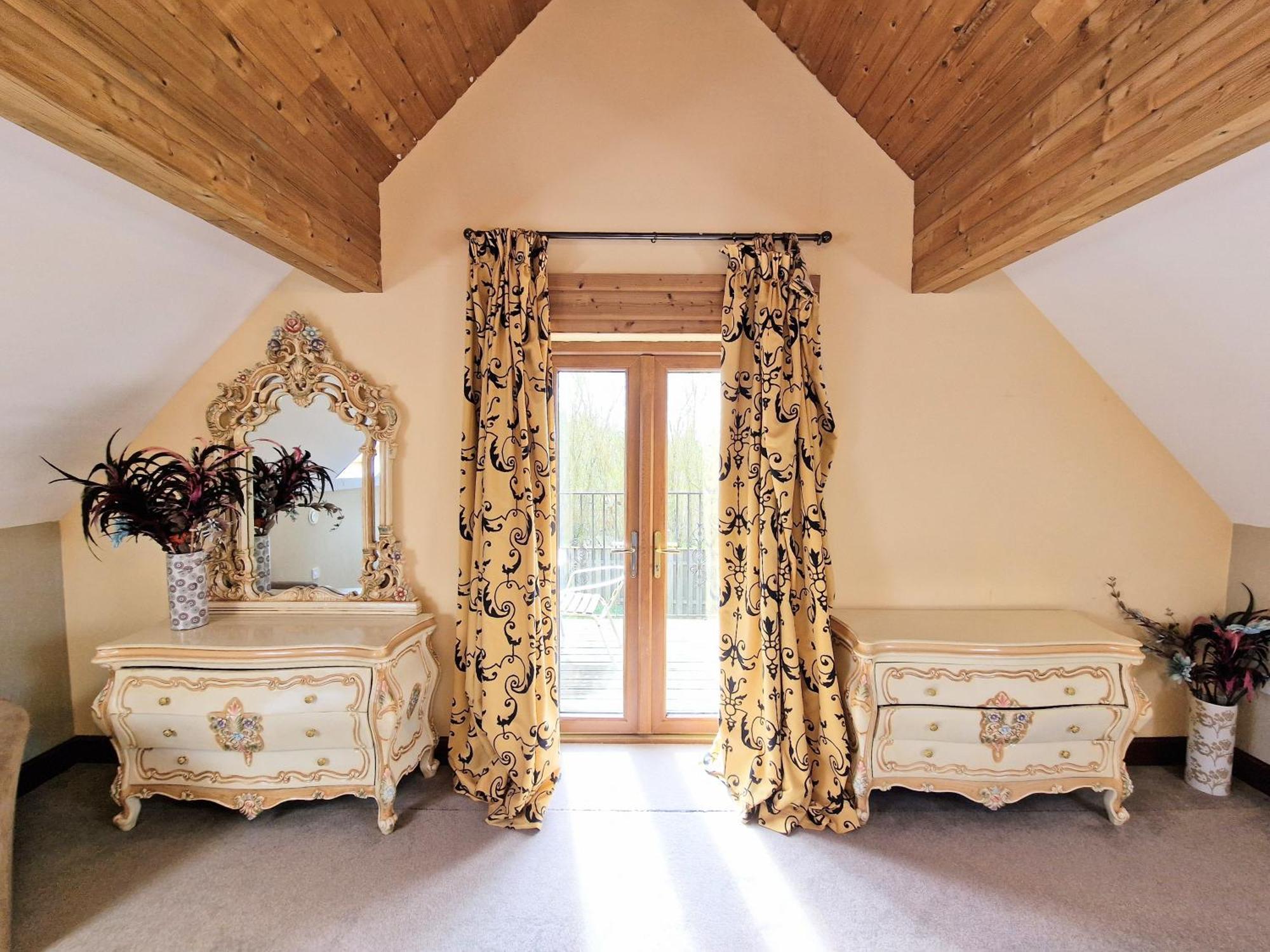 Chalet Lbtie With Two Private Hot Tubs - Fife - Loch Leven - Lomond Hills Kelty